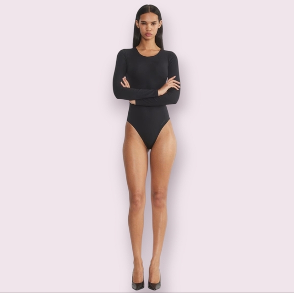 NWOT ARITZIA Community Smithers Black Long Sleeve Bodysuit - Picture 3 of 9